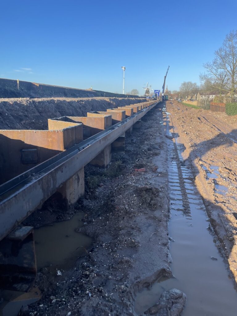 Dyke reinforcement Hasselt - Zwolle with steel Z-sheet piles